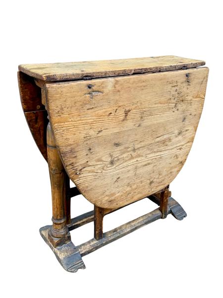 Lite klaffebord, 1700-tallet
