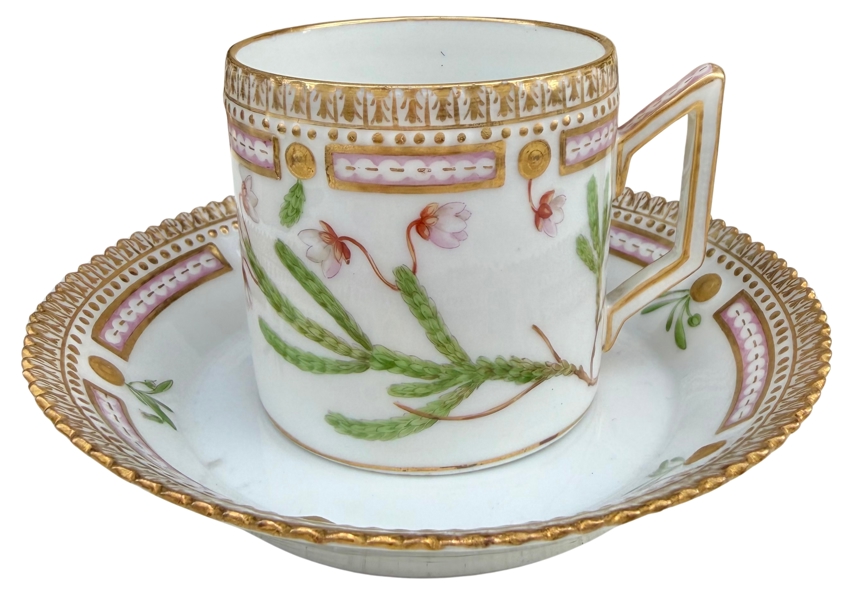 Royal Copenhagen 1870-1890​, Flora Danica sjokoladekopp m/fat  #3