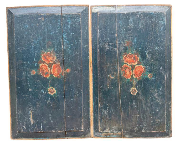 Rosemalte fyllinger og dør